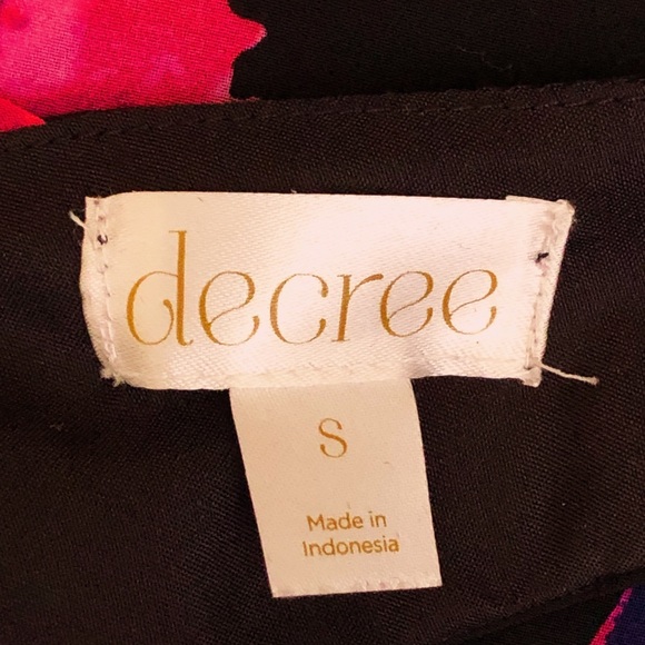 Decree | Floral Sleeveless Blouse - Picture 4 of 4